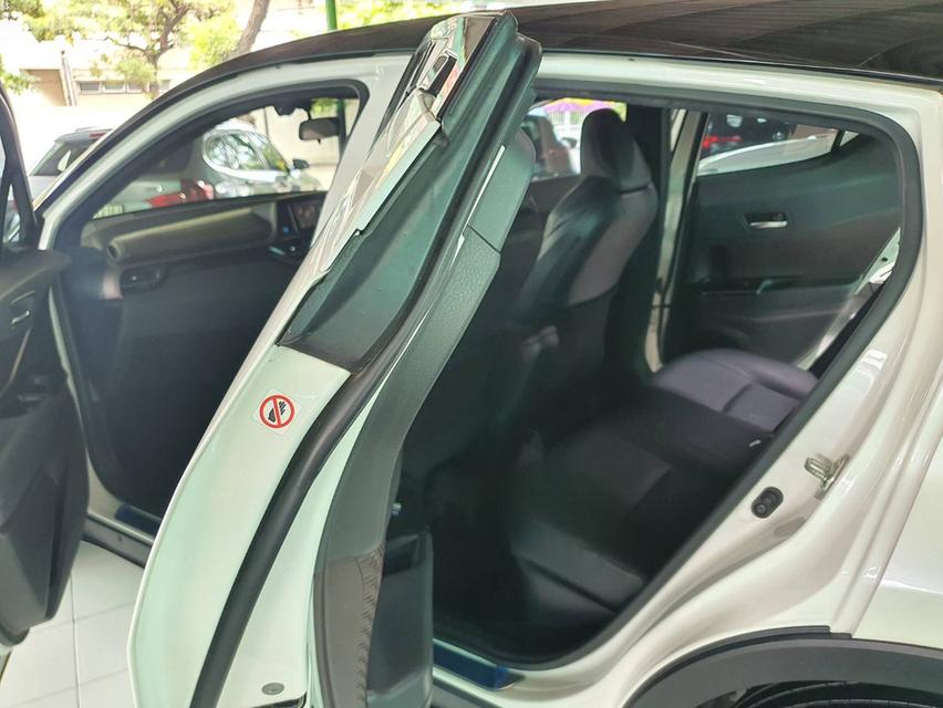 Toyota C-HR HV Mid (Hybrid) ปี 2020 Auto สีขาว มือ1 ออกห้าง 4