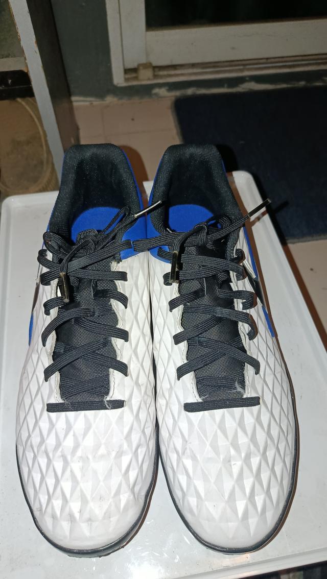 รองเท้าสตั๊ดร้อยปุ่ม รูปที่ 3