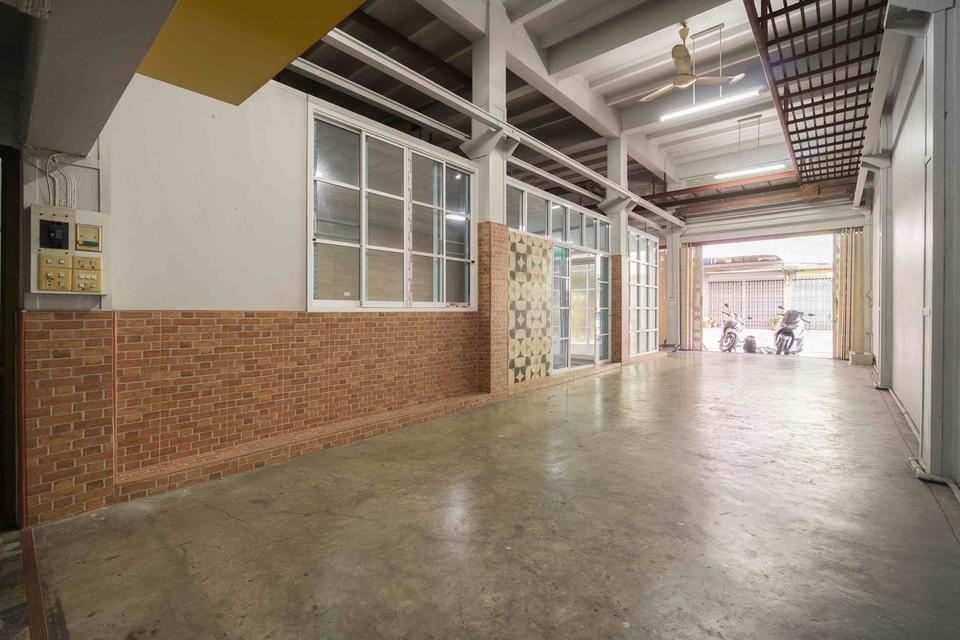 ให้เช่าอาคารพาณิชย์ พระราม 3 ทำเลดี เหมาะทำ Home Office / ออฟฟิศบริษัท / โชว์รูม / คลินิก / สตูดิโอ 2