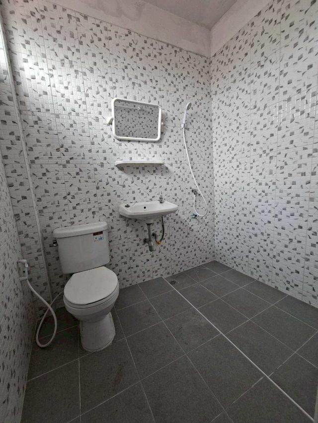 ให้เช่าอาคาร 3 คูหา 3.5 ชั้น + ดาดฟ้า พร้อมบ้าน 2 ชั้น ด้านหลัง ทำเลทอง ลาดพร้าว 71 (N.2012) 10