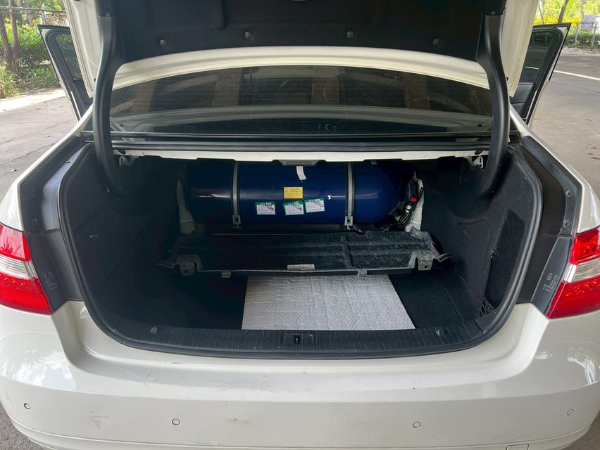 ขายรถ Benz E200 NGT W212 ปี 2013 สีขาว เกียร์ออโต้ 18