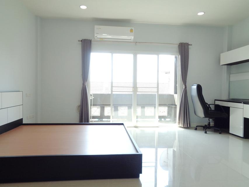 🚩 บ้านรีโนเวท ทาวน์โฮม 3 ชั้น หลังใหญ่ โครงการ เดอะ รีโน่ นวมินทร์ ติดห้างโลตัสนวมินทร์ 16