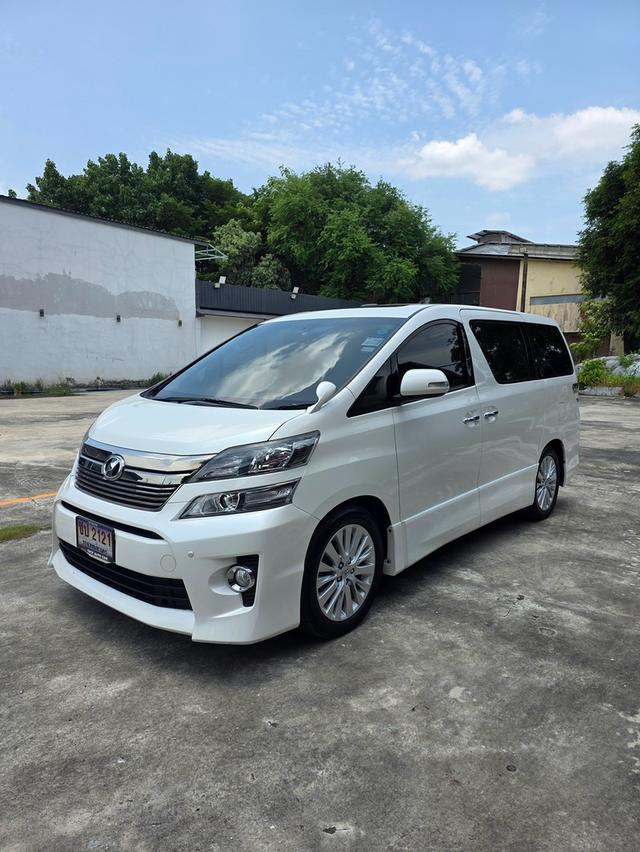 Toyota Vellfire 2.4 ZG Edition สีขาว ปี 2013 ไมล์ 90,000 กม.