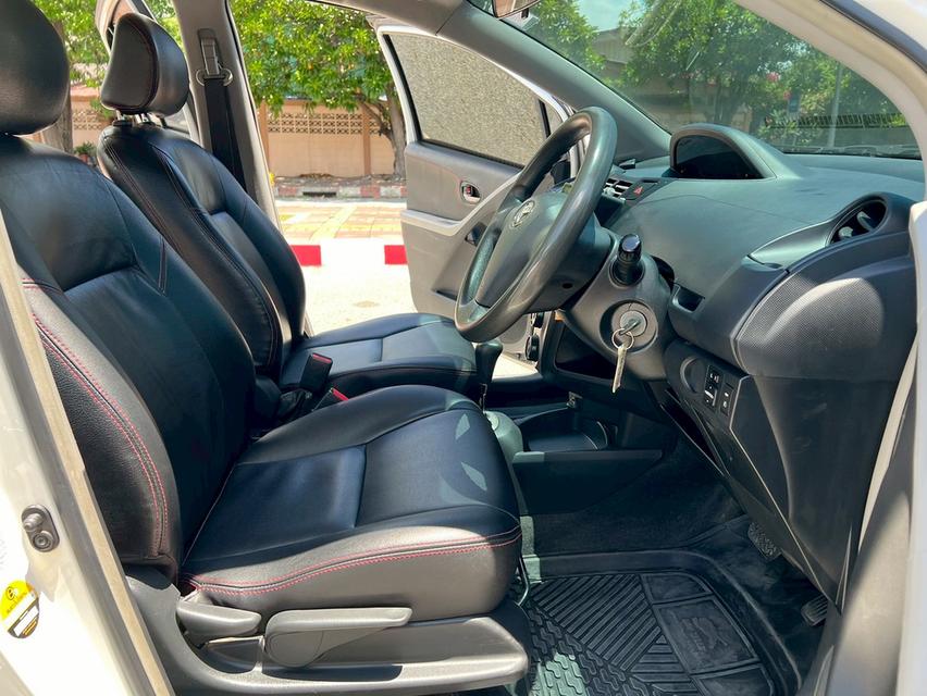 TOYOTA Yaris 1.5 J สีขาว ปี 2011 12