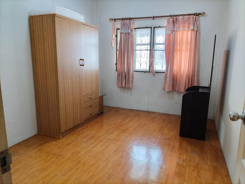 ทาวน์เฮ้าส์ 21 ตร.ว. 2ชั้น 4นอน 2น้ำ ม.ปิยวรารมย์1 บางบัวทอง(ถ.บางกรวย-ไทรน้อย) 11