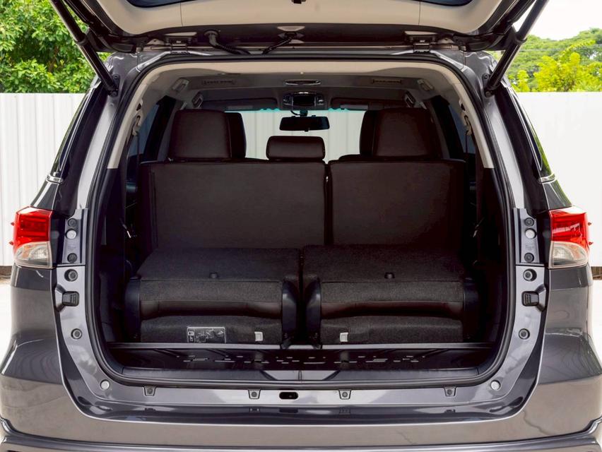 Toyota Fortuner 2.4V 2WD  ปี จด 2017 16