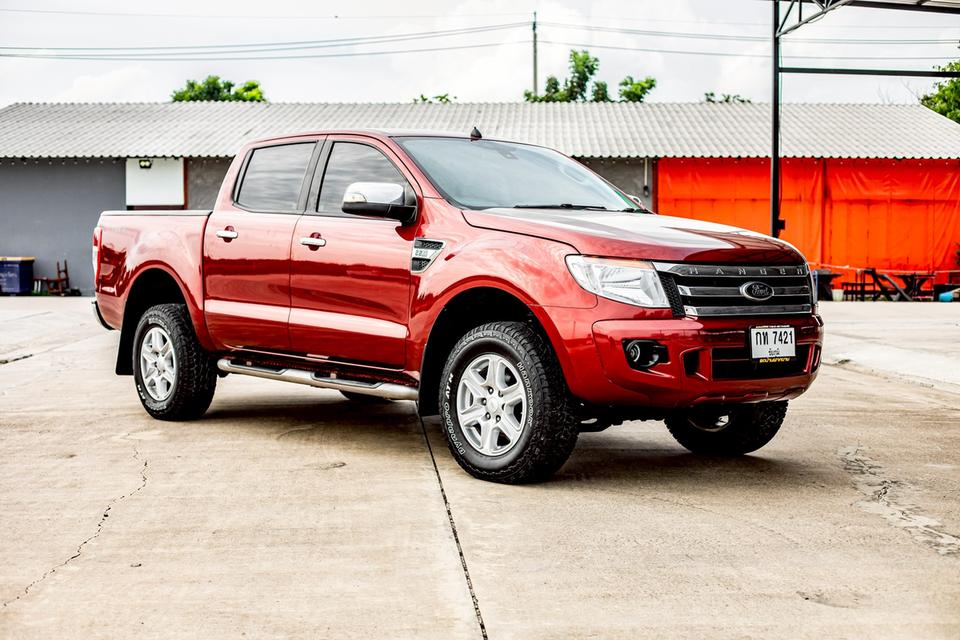 Ford Ranger Hi-lander 4ประตู 2.2 XLT เกียร์ MT ปี 2013 สีแดง สภาพดี