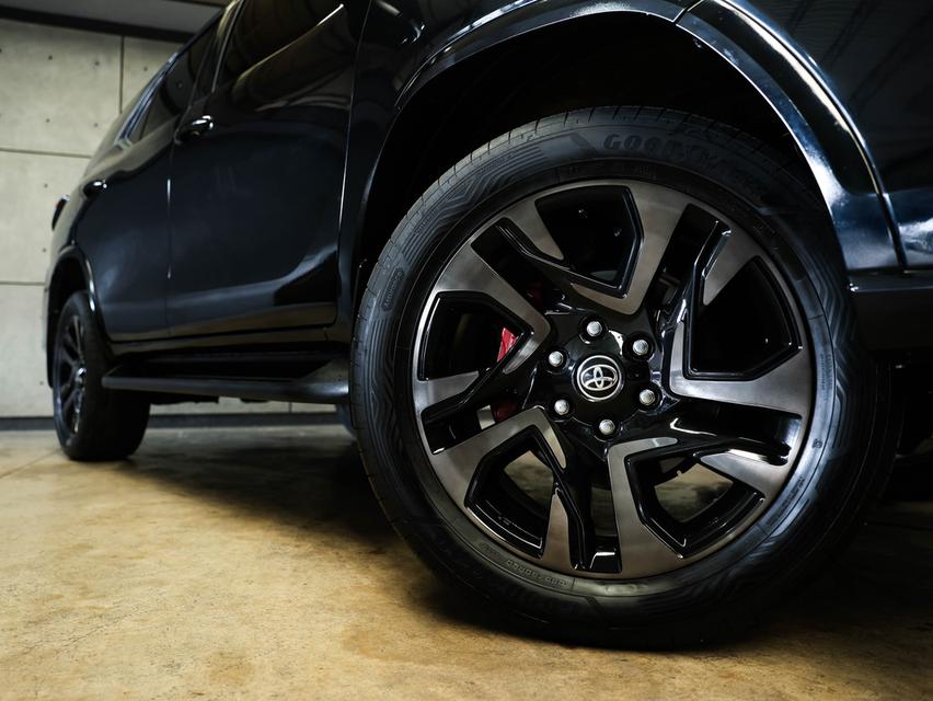 2022 Toyota FORTUNER 2.8 (ปี 15-25) GR Sport 4WD SUV AT รูปที่ 5