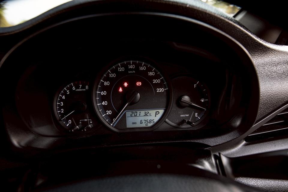 ขาย Toyota Yaris Ativ 1.2E ปี18 8