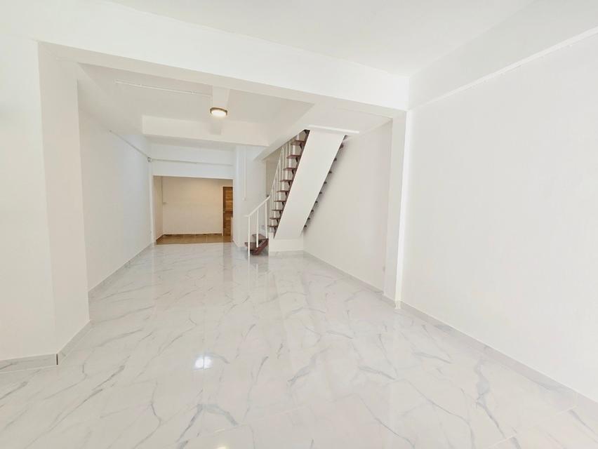 บ้านทาวน์เฮ้าส์2ชั้น 4