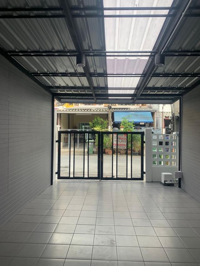 ขาย :ทาวน์โฮม 2 ชั้น เนื้อที่ 20 ตรว. หมู่บ้านธรากร ถนนรามคำแหง 166 แยก 14 แขวงมีนบุรี เขตมีนบุรี จังหวัดกรุงเทพมหานคร  3