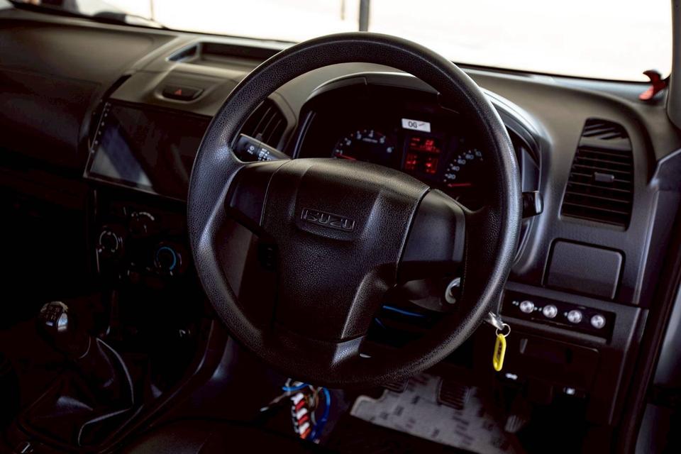 Isuzu D-Max Space Cab 2.5L ดีเซล ปี 2013 สีเทา เกียร์ธรรดา  14