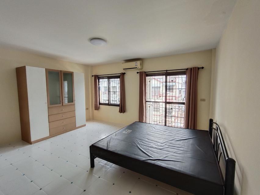 บ้านทาวน์เฮ้าส์ 21 ตารางวา 3 ห้องนอน 4 ห้องน้ำ ซอยสถานทูตลาว 6