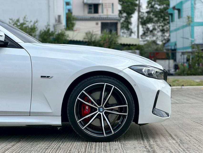 BMW 330e M Sport LCI (G20) 2023 • Mileage: 25,000 km . 💵 ราคาเพียง 1,750,000 THB รูปที่ 8