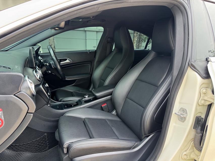 รหัสรถ AVA3947 ❤️ Benz CLA200 Urban โฉม Facelift โฉมปี 2018 13
