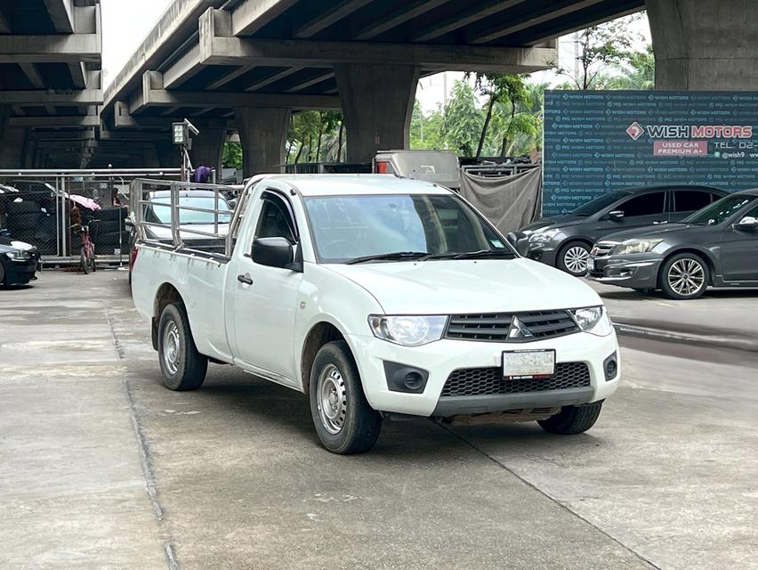 ขายรถ Mitsubishi Triton 2.4 หัวเดียว ปี 2014 สีขาว เกียร์ธรรมดา