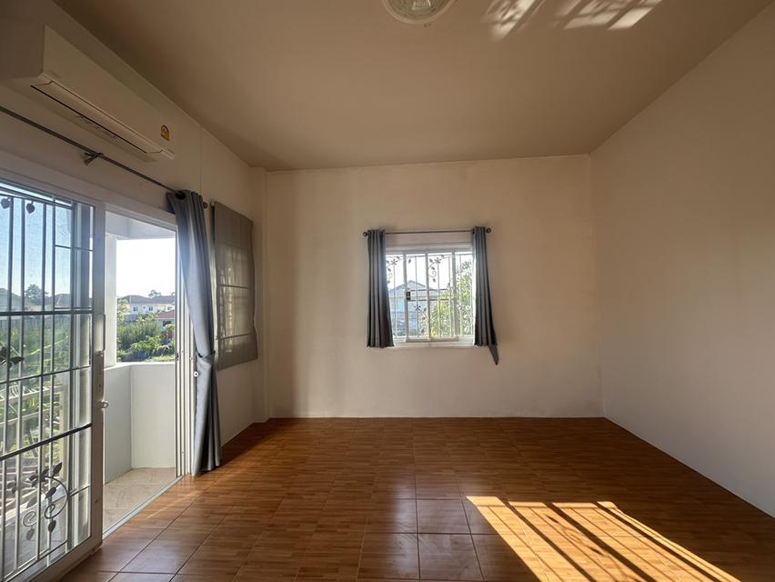 New Renovate Townhouse ร่มเกล้า ซอย 6 แปลงหัวมุม 34 ตรว 2 ห้องนอน 2 ห้องน้ำ 2 ที่จอดรถ  2.35 ลบ 9