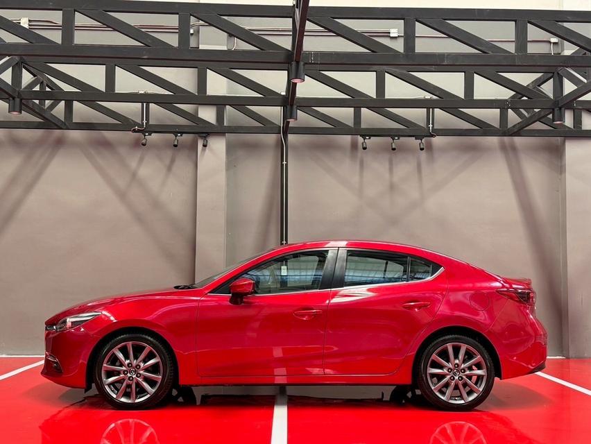 2018 MAZDA3 2.0SP รถมือเดียว 60,000 กม สภาพป้ายแดง รถเข้าศูนย์ทุกระยะ ไม่เคยมีอุบัติเหตุครับ