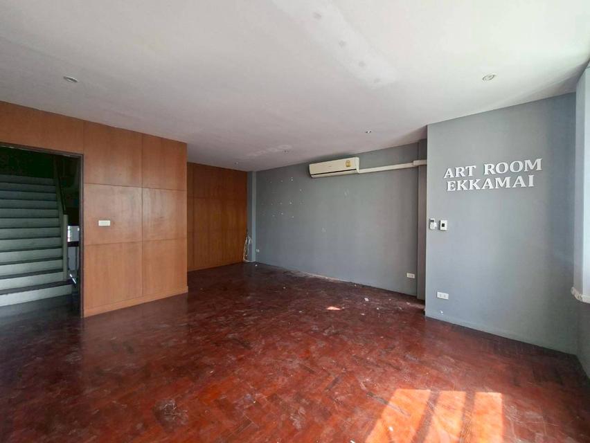 ให้เช่าทาวน์โฮม 4 ชั้น+ดาดฟ้า ในเอกมัย ใกล้ดองกี้มอลล์ทองหล่อ-เอกมัย (N.1826) 8