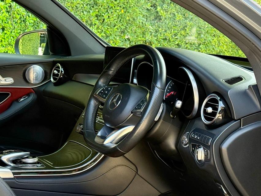 2018 BENZ GLC 250D COUPE AMG รถมือเดียวออกป้ายแดง รถวิ่งน้อย เข้าศูนย์ทุกระยะ ไม่เคยมีอุบัติเหตุครับ รูปที่ 10