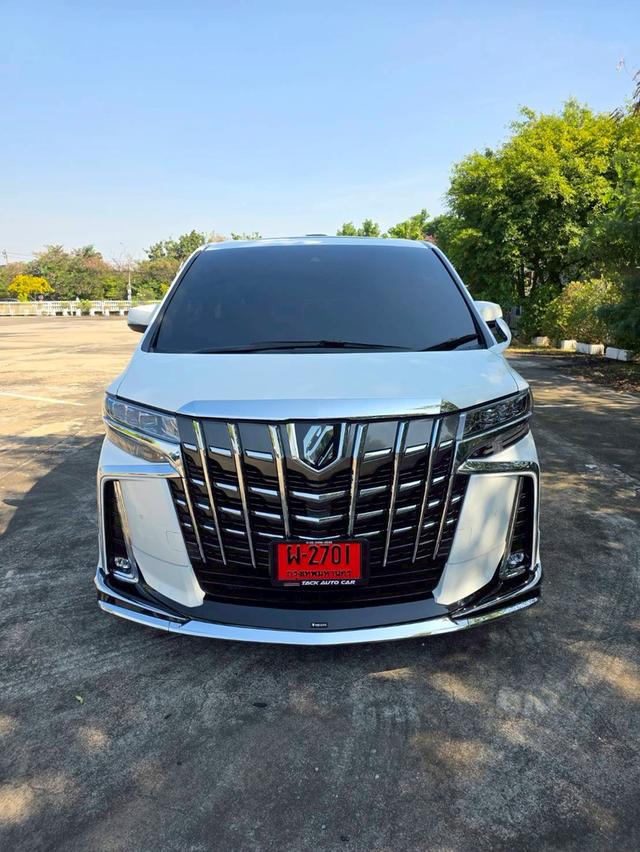 Toyota ALPHARD SC สีขาว ปี 2022 ไมล์ 30,000 กม.  2