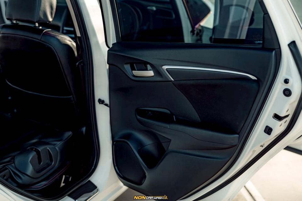 รถยนต์ Honda jazz gk 2014 11