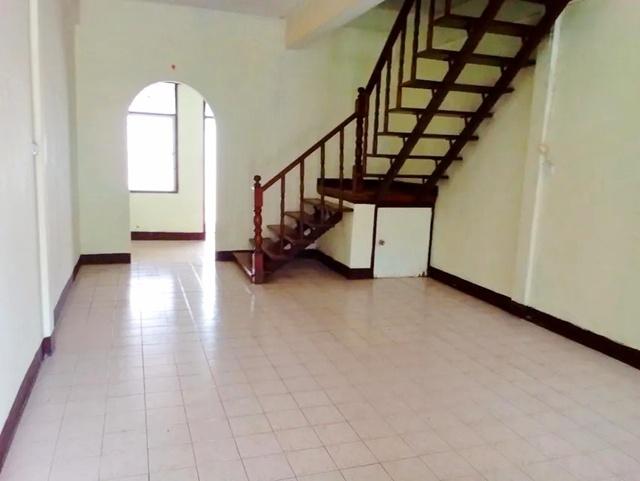 รัชดา MRT ภาวนา 600 ม. ตลาดสวนลุมไนท์บาซาร์ 1.3 กม.รร.นานาชาติโอ๊คเบอรี 650 ม.ให้เช่าบ้านทาวน์เฮ้าส์ 2 ชั้น 4