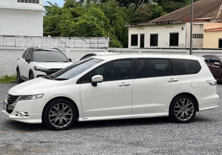 2012 Honda Odyssey สีขาว 3