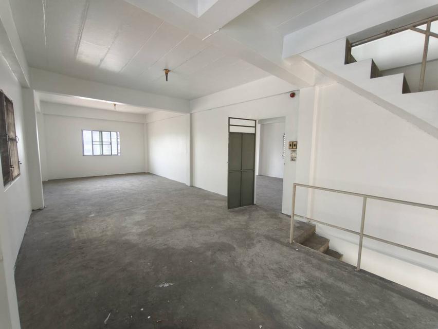 ตึกแถว 2 ห้อง ถูก เพียง 4.5 ลบ. ใกล้ถนนเอกชัยเพียง 300ม. บางซอย Sky mall สมุทรสาคร ซอย กองพนันพล 10