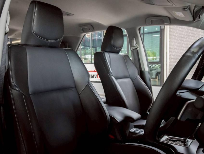  TOYOTA FORTUNER 2.4 Leader G 2WD 2023 9