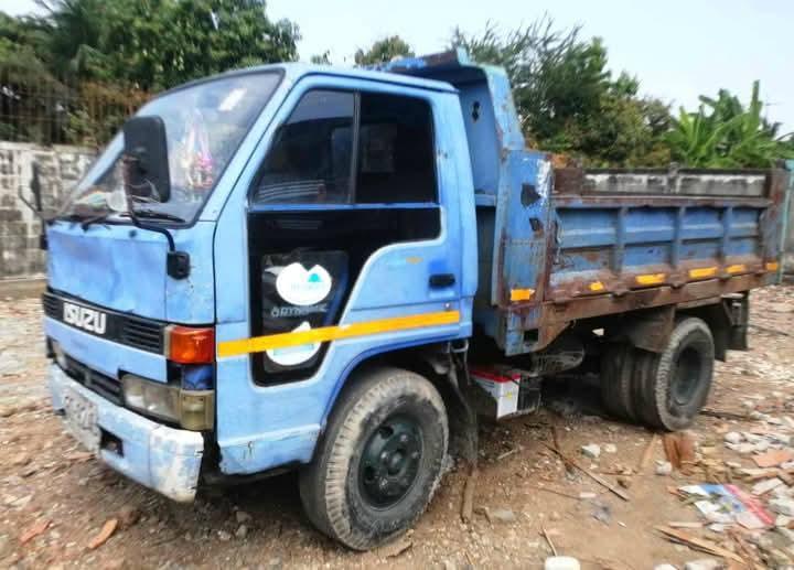 ขายรถ 6 ล้อดั้ม ยี่ห้อ ISUZU