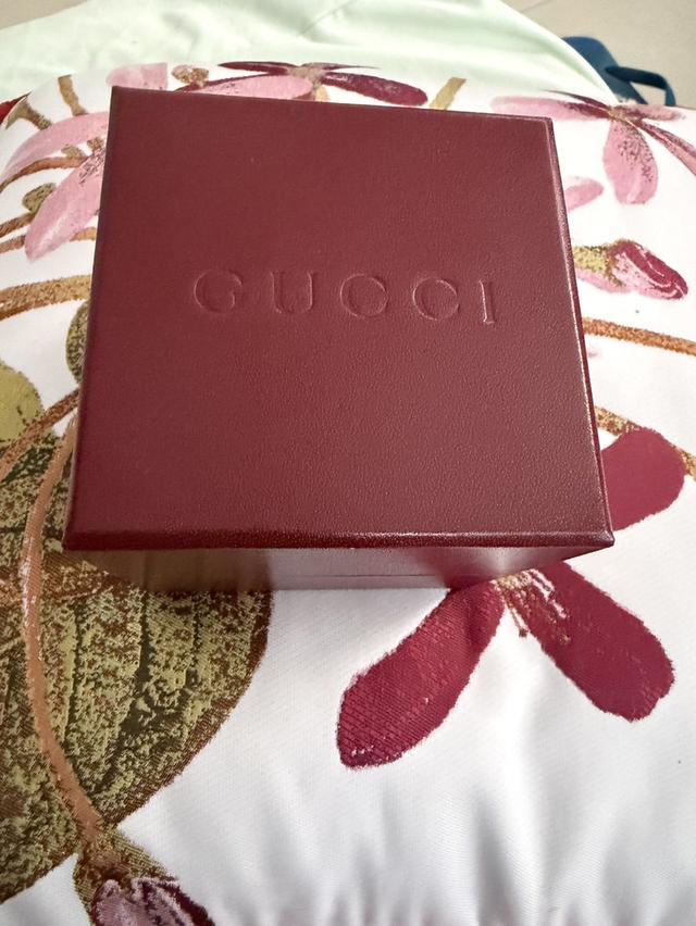 นาฬิกาผํ้ชาย  แบรนด์ GUCCI รูปที่ 2