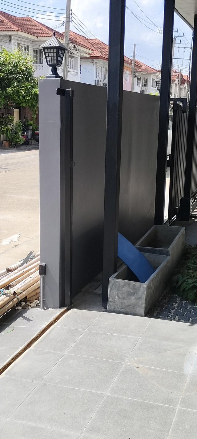 บ้านแฝด 2 ชั้น ทำเลดี เดินทางสะดวก ใกล้ MRT และห้าง 3