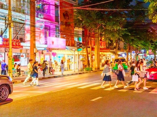 บรรทัดทอง สุดพิเศษ ใหม่ 180ตร.ม.สามย่าน มิตรทาวน์ 1.4 กม.ให้เช่าอาคาร 3 ชั้น BTSสยาม 1.8กม.ทำเลทอง ติดถนนใหญ่ จุฬาลงการณ 5