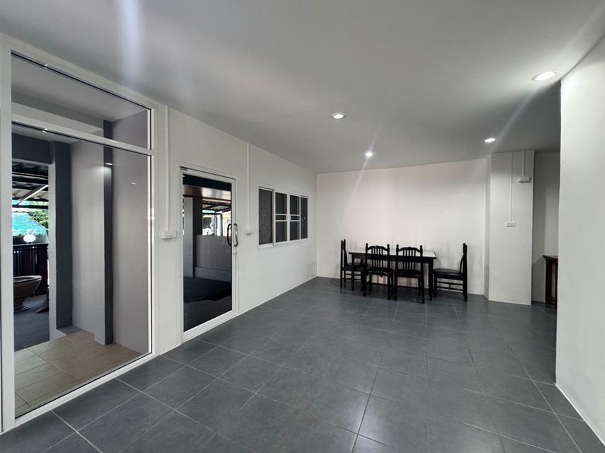 หมู่บ้านพนาสนธิ์ วิลล่า 10 เฉลิมพระเกียรติ 48 ทาวน์โฮมแปลงมุม 2 หลังติดกัน 47 ตรวา 3 นอน 2 น้ำ 3