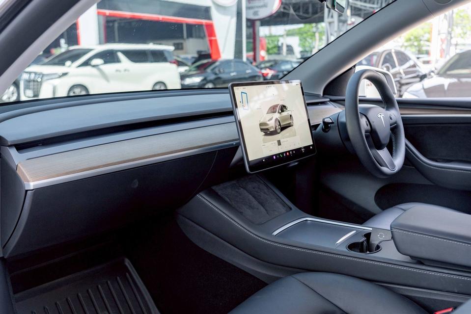 Tesla Model Y Long Range 2023 รูปที่ 12