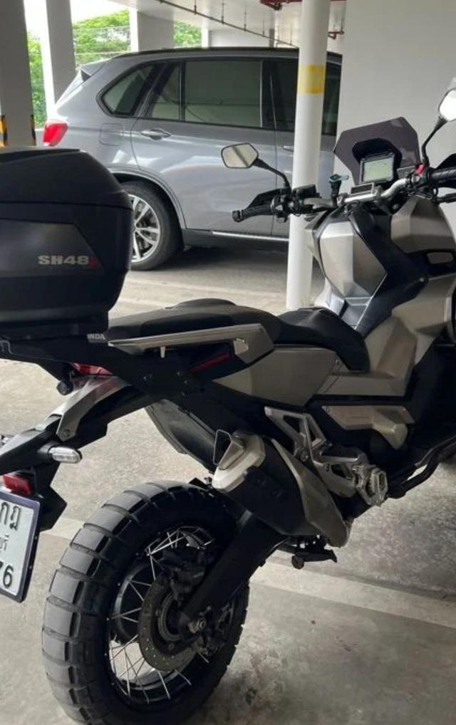 Honda X-ADV สีเทาสวย 5