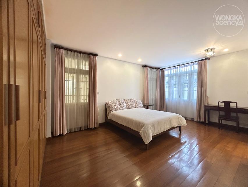 ขายบ้านเดี่ยว หมู่บ้านเมืองทอง 2 โครงการ 3 พัฒนาการ 53 สไตล์ Old Money ออกแบบโดยสถาปนิกชั้นนำ ขนาด 158 ตร.วา ใกล้รถไฟฟ้าหัวหมาก 2 สาย 7