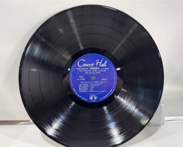 1LP Vinyl Records แผ่นเสียงไวนิล the fabulous LIONEL HAMPTON (J14A53)