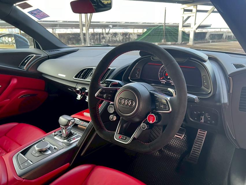 Audi R8 v10 performance 11