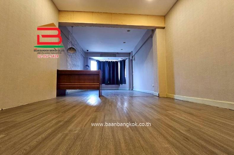 ขายบ้านแฝด 2 ชั้น หมู่บ้านเคหะธนบุรี 1 (ใกล้โลตัสพระราม 2) เนื้อที่ 49 ตรว. แขวงแสมดำ เขตบางขุนเทียน 12