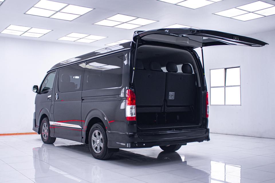 TOYOTA VENTURY 3.0 V 2016  16