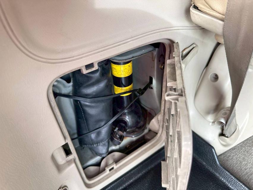 Toyota Fortuner 3.0V เกียร์ Auto 4WD สีบรอนซ์ทอง ปี 2005 19