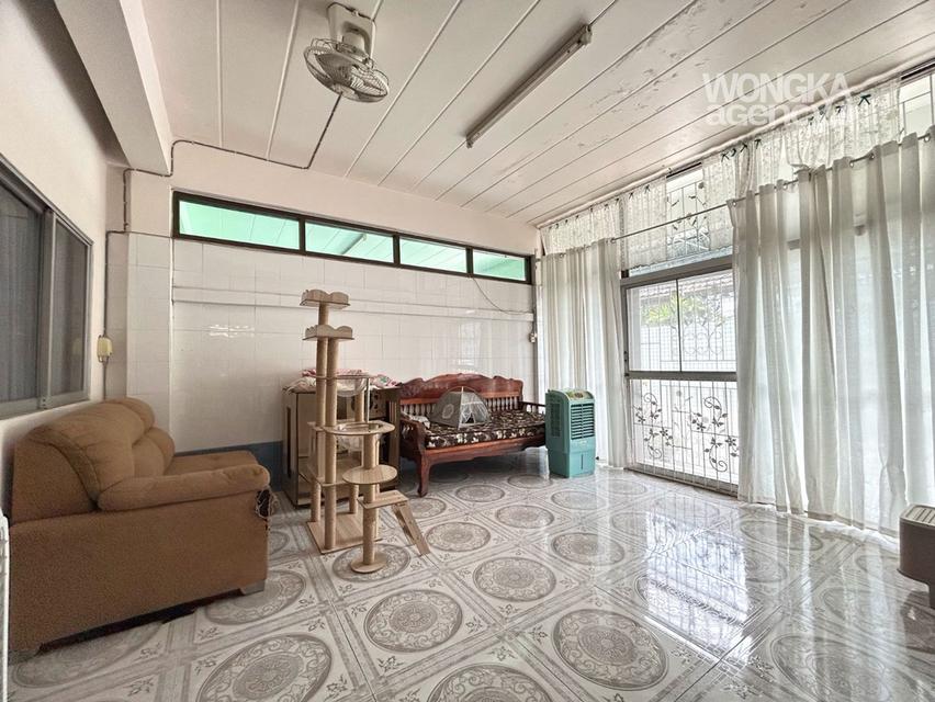 ขายบ้าน ทาวน์เฮาส์ พร้อมที่ดิน หมู่บ้านบดิพัฒน์ 2 แพรกษา ขนาด 42.3 ตร.ว. ใกล้รถไฟฟ้า BTS มีพื้นที่ใช้สอย ใกล้นิคม ใกล้โรงเรียน 2