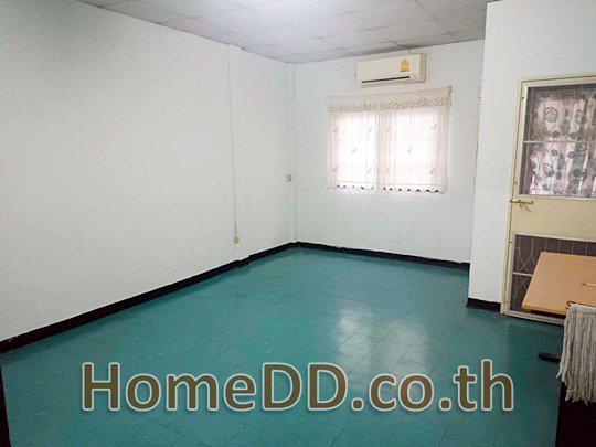 ขายทาวน์เฮ้าส์ 2 ชั้น หมู่บ้านยูลิ บางเมือง สมุทรปราการ T-6402