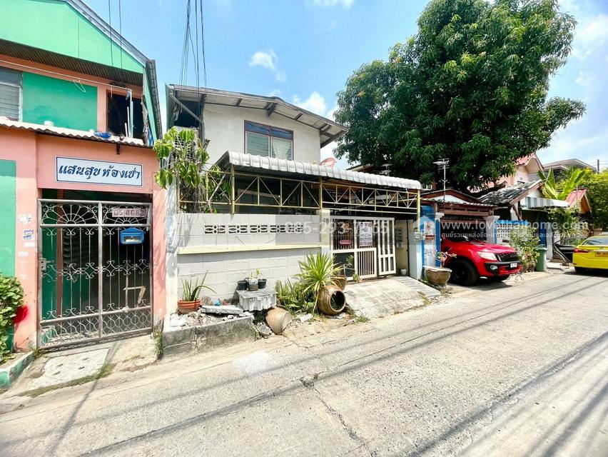 ขายที่ดินพร้อมบ้าน2ชั้น ถนนลาดพร้าว101 แยก48 ซอยบ่อปลา พื้นที่ 25 ตารางวา ทำเลดี ขายเพียง 1.55 ล้านบาท ใกล้รถไฟฟ้าสายสีเหลือง สถานีลาดพร้าว101 3