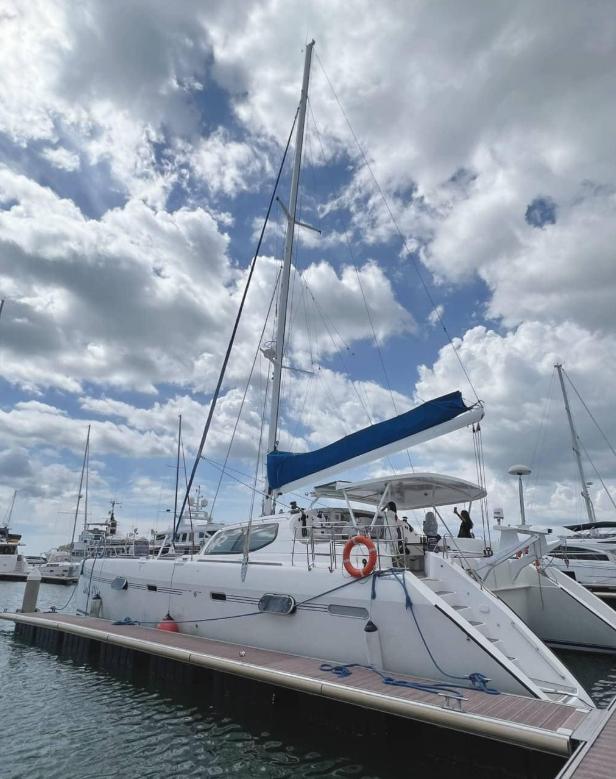  Catamaran Sailboat ขายด่วน 2