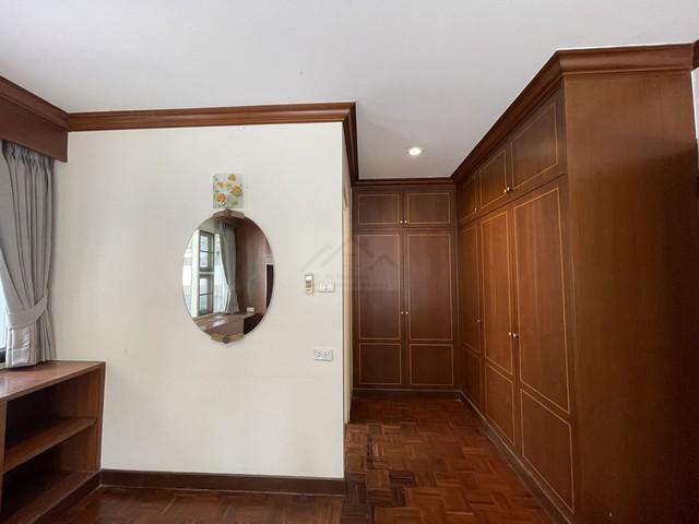 ให้เช่า บ้านเดี่ยว ซอยวิภาวดี 20 ใกล้ MRT ลาดพร้าว รัชดา หลังบ้านวิวน้ำพุ สวนของหมู่บ้าน 8