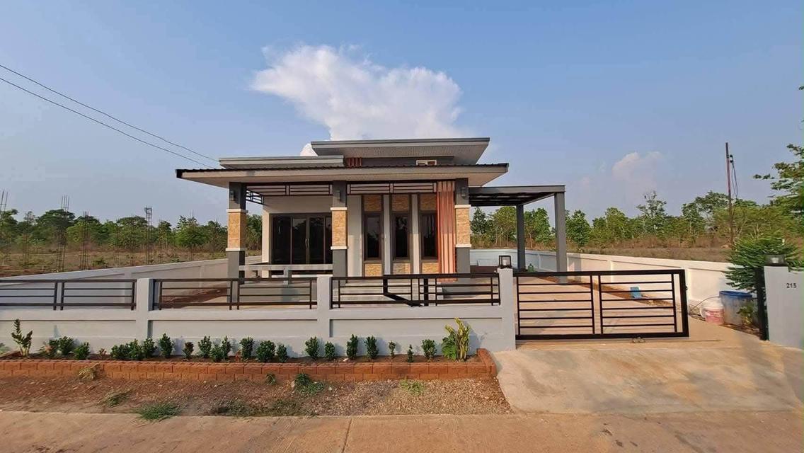 🏡✨ บ้านพร้อมที่ดิน ทำเลดี ใกล้เมืองสกลนคร พร้อมอยู่! 💥💥ราคา 790,000฿ ค่าโอนคนละครึ่ง 📍 บ้านโคกสว่าง ต.เชียงเครือ อ.เมือง จ.สกลนคร 📏 ขนาด 63 ตร.วา 3