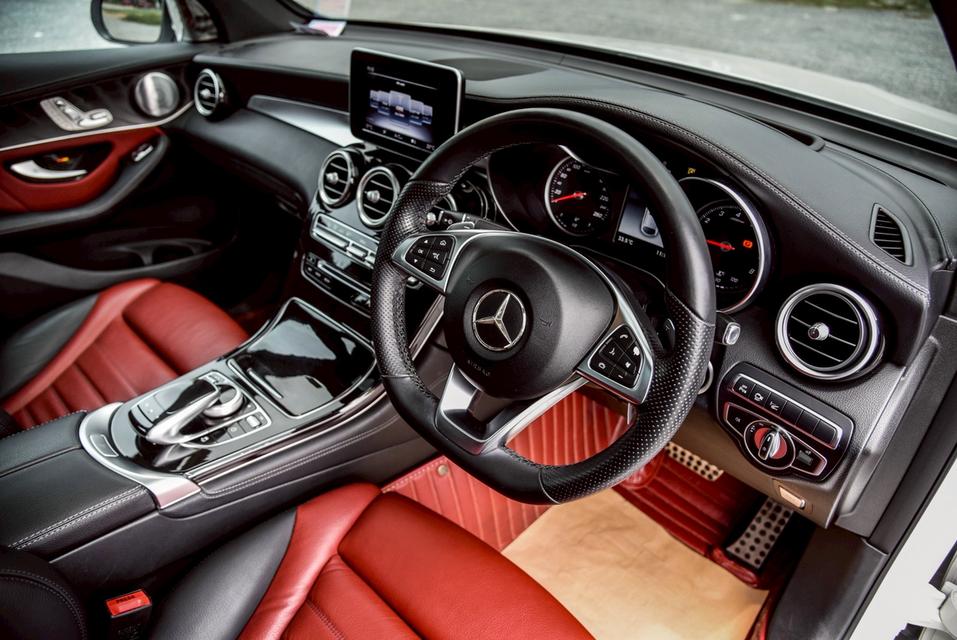 รหัสรถ CBL6117 Mercedes-Benz GLC250 4Matic Coupe 2.0 AMG AT 2019 8